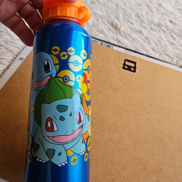 Pokemon fém kulacs teljesen új 0,5 literes