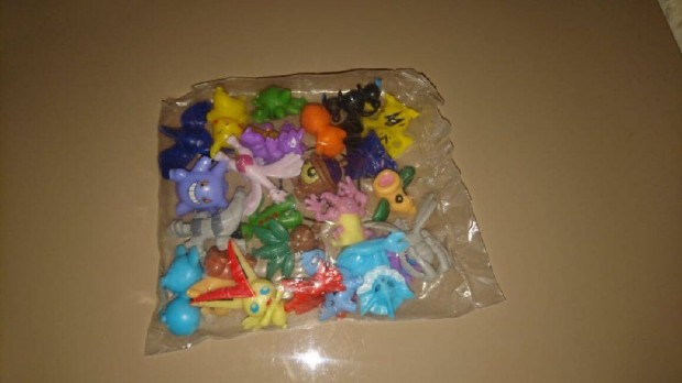 Pokemon figura szett 24 db Pikachu vegyes csomag j Kszleten