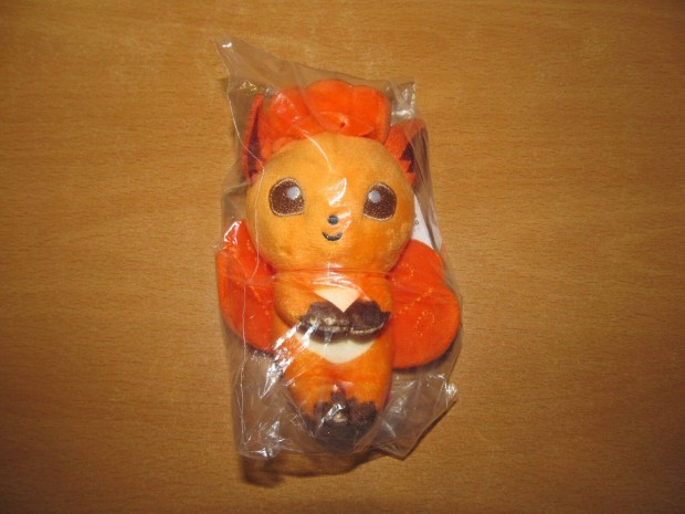 Pokémon plüss figura: Vulpix, 10 cm