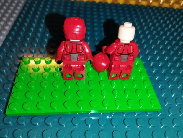Pki s bartai LEGO sorozatbl eredeti LEGO figurk 