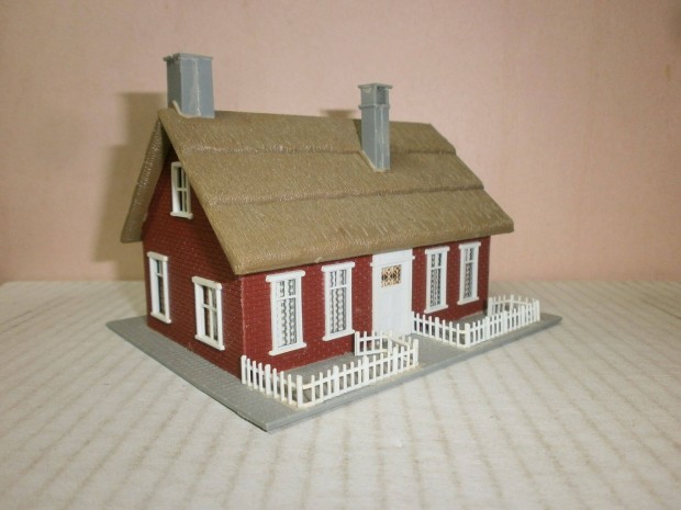 Pola - falusi családi ház - 1:87 - ( F-79)