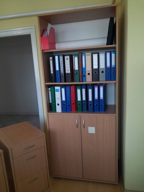 Polcos szekrény eladó