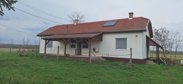 Polg�r k�zel�ben 2,7 hekt�ros tanya 600 nm ist�ll�val