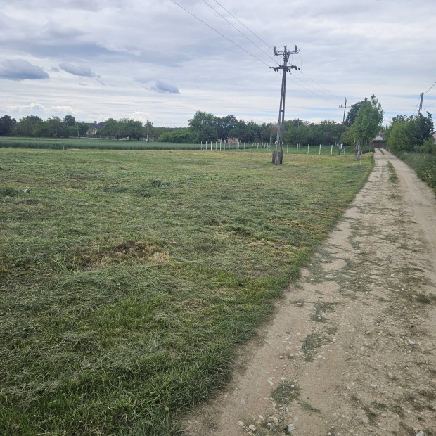 Polg�rdiban 1422 nm- es telek elad�