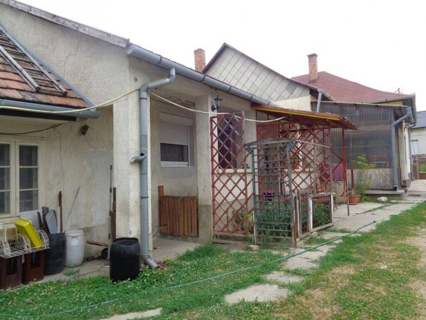 Polgárdin 2 Generációs Családi Ház Eladó !