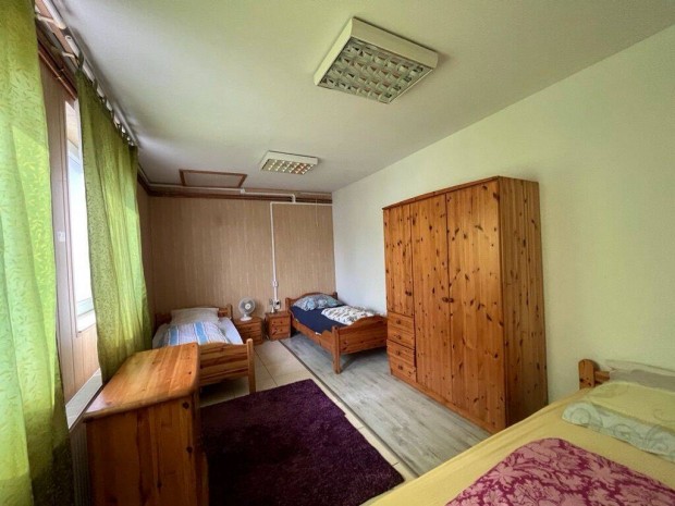 Polg�ron 8 szem�lyes csal�di h�z kiad�!