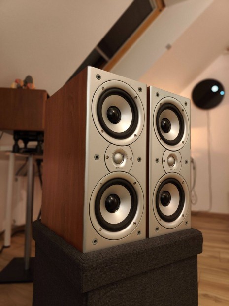 Polk Audio Monitor 40