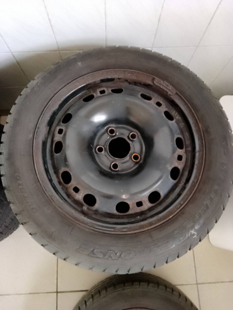 Polo-Fabia 15-"s n�gy�vszakos komplett kerekek