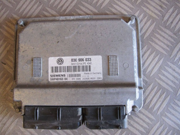 Polo IV Motorvezérlő 03E906033 Azq