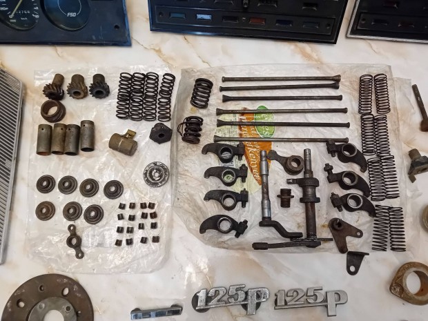 Polski Fiat 125 125p hengerfej alkatrészek ingyen elvihetők