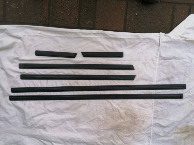 Polski Fiat 125 Gyri j oldaldszlc garnitra ( Fekete vltozat)