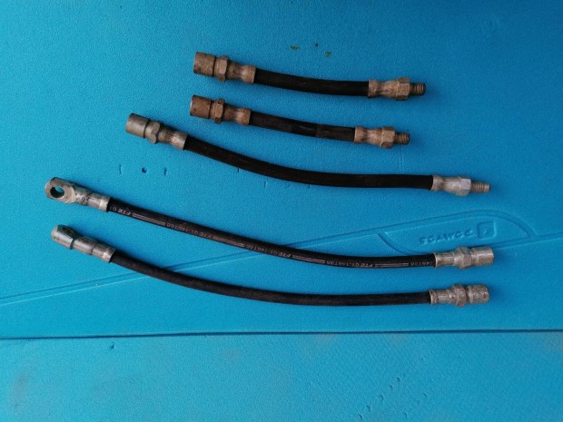 Polski Fiat 125 eredeti gy�ri �s �j gumif�kcs� garnit�ra