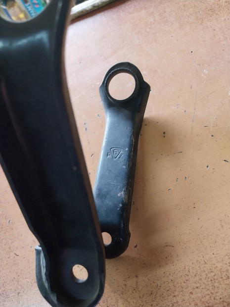 Polski Fiat 126P Első Lengőkar