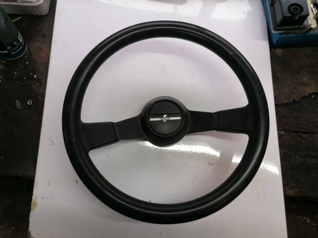 Polski Fiat 126 �s lada csal�d t�bb t�pus�hoz �jszer� korm�nyker�k