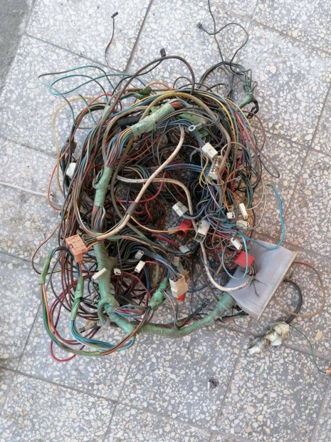 Polski Fiat 126 Gy�ri, Bontott k�belk�teg. ( KIs KM �r�shoz )