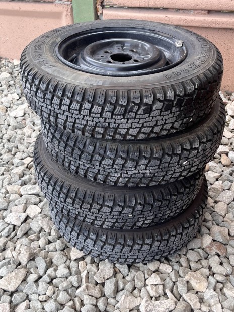 Polski Fiat 126 kis Polski téli kerék szett 135/80R12