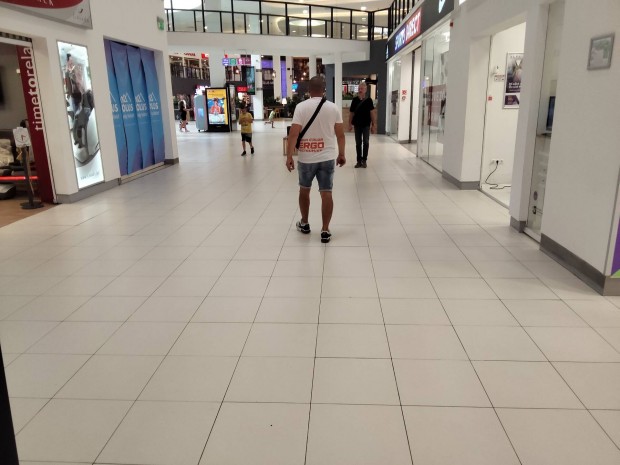 Pólus centerben eladói munkatársat keresünk 