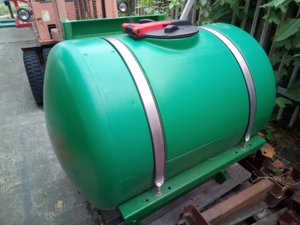Polyfarm 660l tartly Alapvzzal