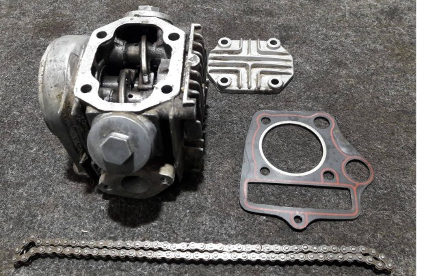 Polymobil 50 cm3 gy�ri komplett hengerfej vez�rl�s szett