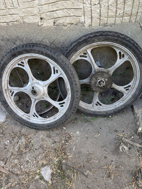 Polymobil nagy kerék (16-os)