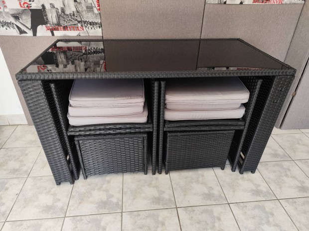 Polyrattan kerti bútor garnitúra új állapotban