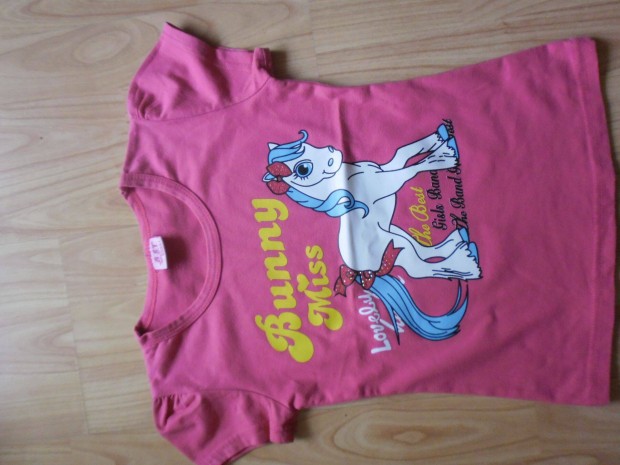 Pónis póló 6-7 éves kislányra. Hossza: 42cm. mellbőség 30cm