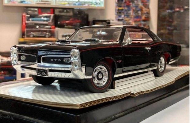 Pontiac GTO 1966 1:18 1/18 American Muscle Ertl Collectibles