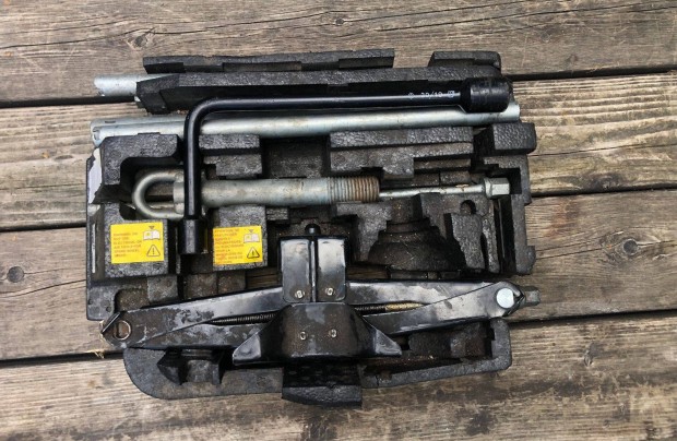 Ponyv�s Master emel� k�szlet