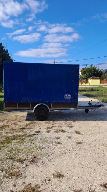 Ponyvs utnfut Knott-Nmeth raktr 8m3 750kg-ra vizsgztatva