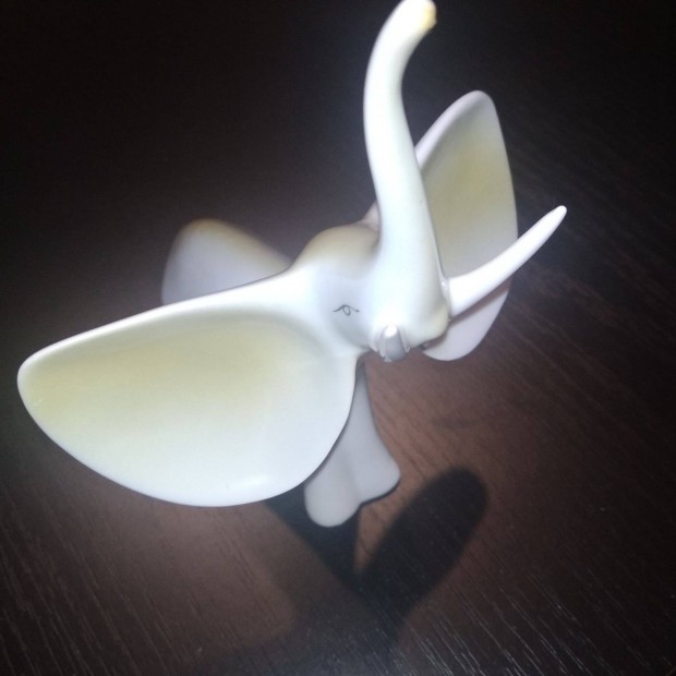 Porceln Elefnt ( Hollhzi)