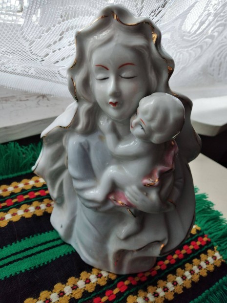 Porceln Madonna nipp Egerben elad