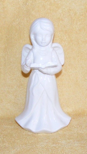 Porceln angyal figura