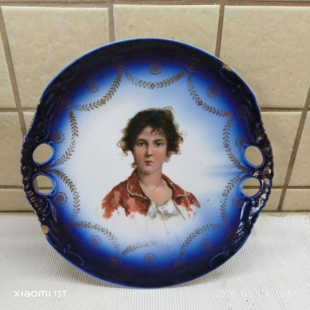 Porcelán asztalközép kínáló eladó! 24 cm