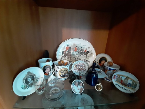 Porceln dsztrgyak.