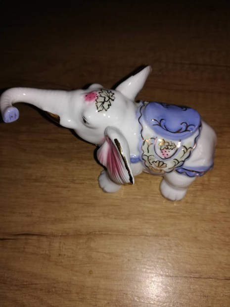 Porcelán elefánt