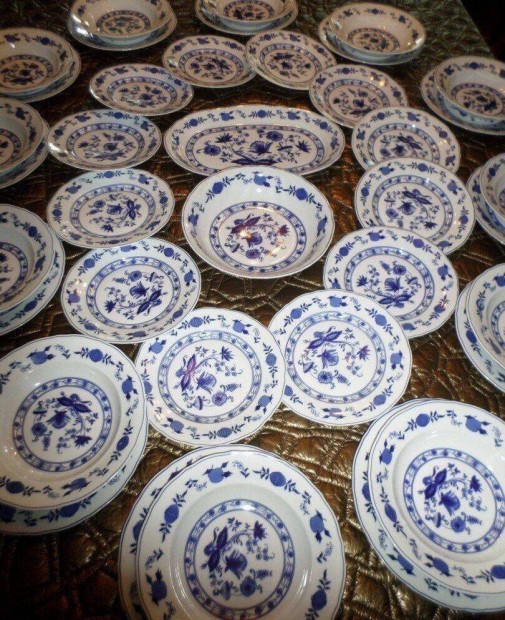 Porceln tkszlet hagyma minta 12 szemlyes j gynyr