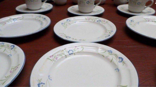 Porcelán étkészlet tányér bögre 20 db