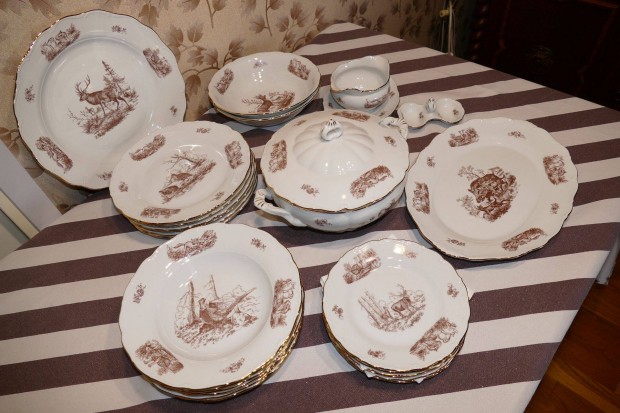 Porceln tkszlet vadsz mintval, 26 darabos