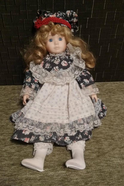 Porcelán fejű baba 40 cm / porcelánbaba