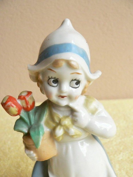 Porceln kislny figura,dsztrgy