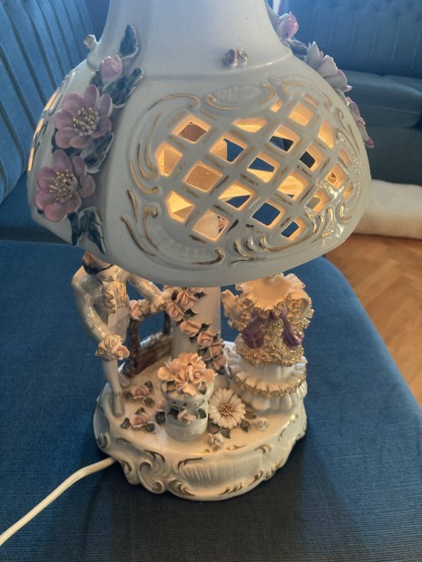 Porcelan lampa elado