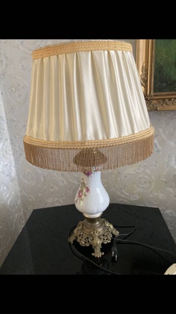 Porcelan lampa rez talppal elad