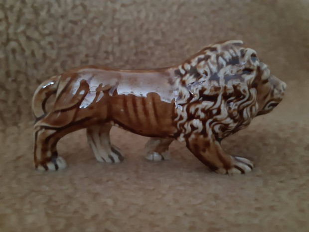 Porceln oroszln figura elad