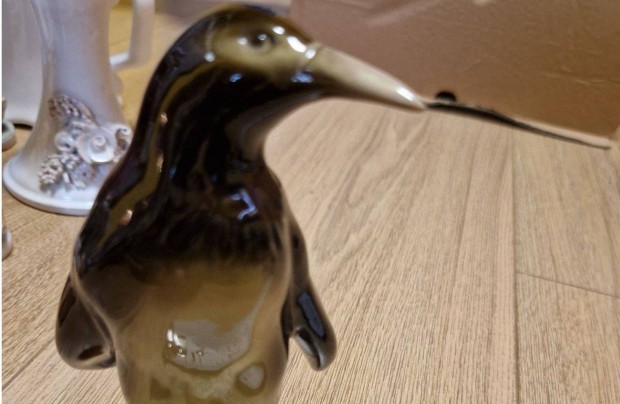 Porceln pingvin