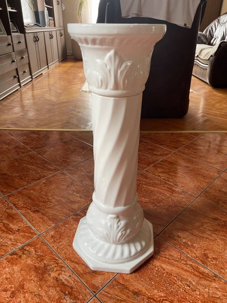 Porcelán virágtartó