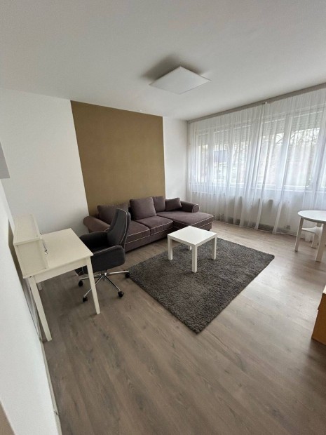 Poroszlay utca, Egyetem k�zeli 57 nm lak�s Tulajdonost�l elad�