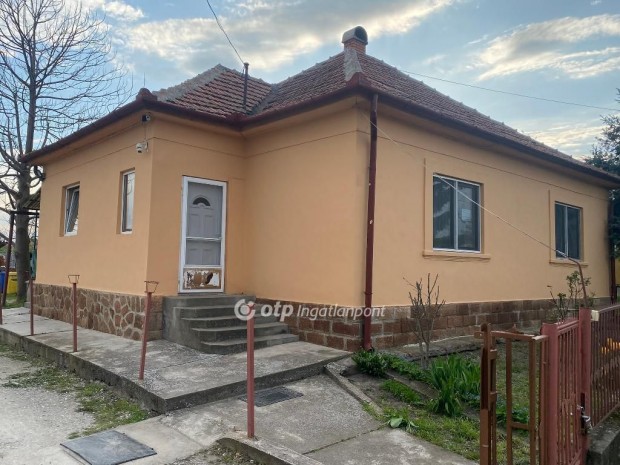 Poroszlói 96 nm-es ház eladó