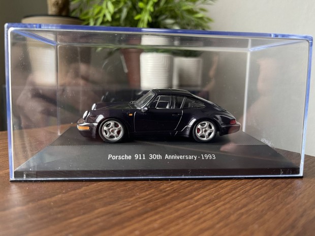 Porsche 911 30th Anniversary 1993  1:43 modell