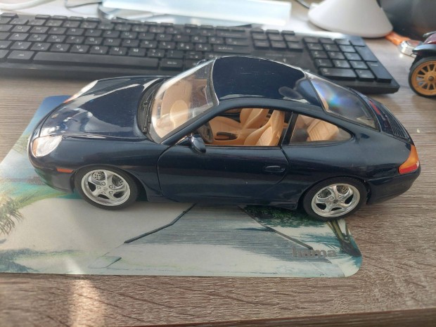 Porsche 911 Carrera 1997 Burago 1:18