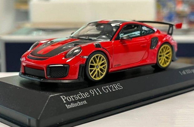 Porsche 911 (991 II) GT2 RS 2018 Red / gold w. 1:43 1/43 Minichamps